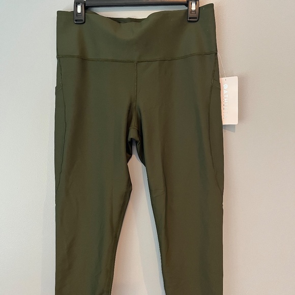 NWT Athleta Interval Stash 7/8 Legging XL - Aspen Olive - Picture 3 of 7